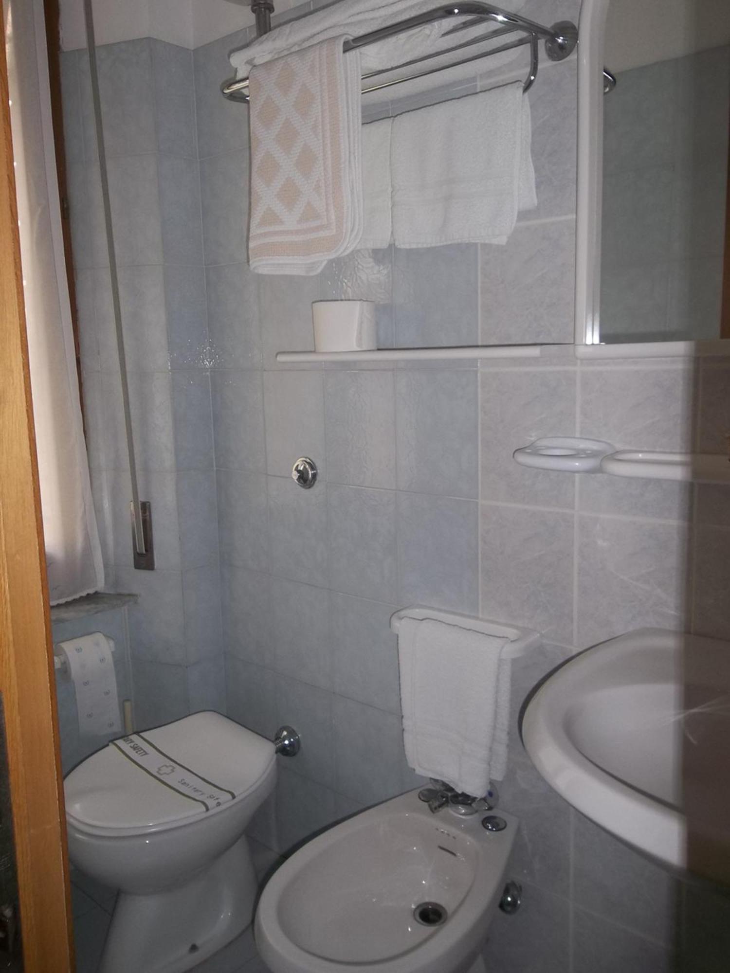 Hotel Lo Squalo Grottammare Room photo