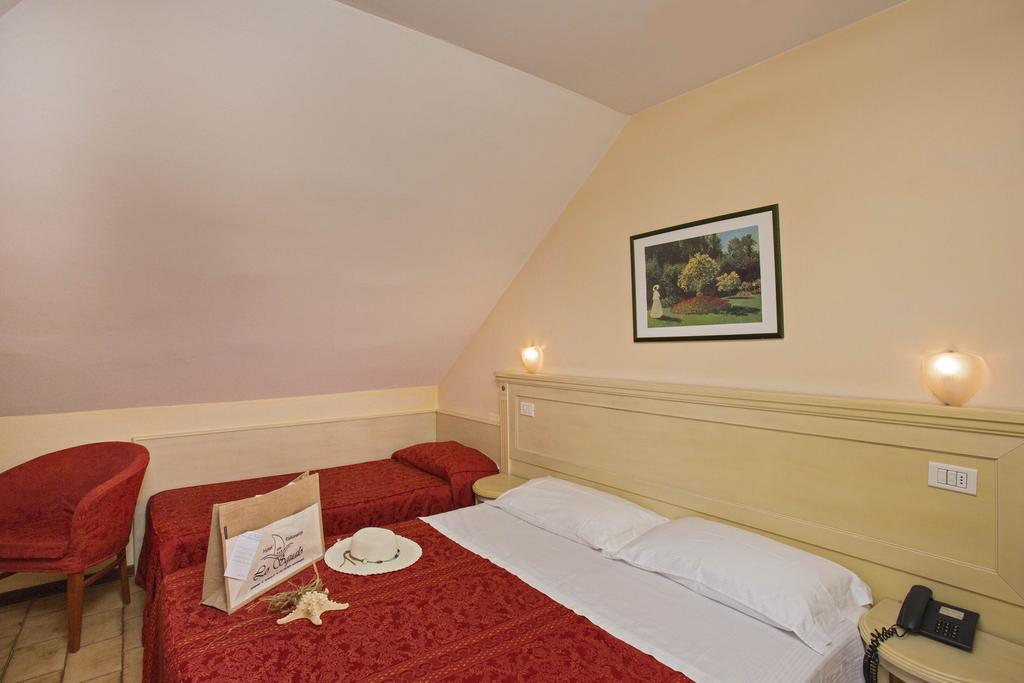 Hotel Lo Squalo Grottammare Room photo