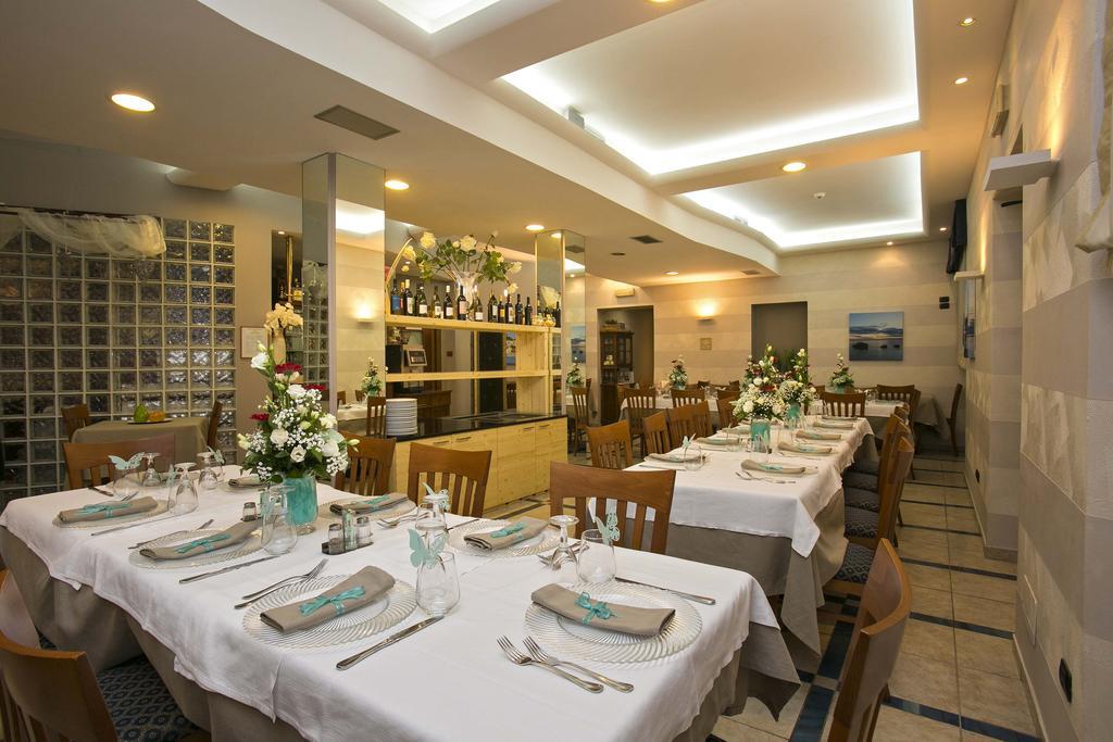 Hotel Lo Squalo Grottammare Exterior photo