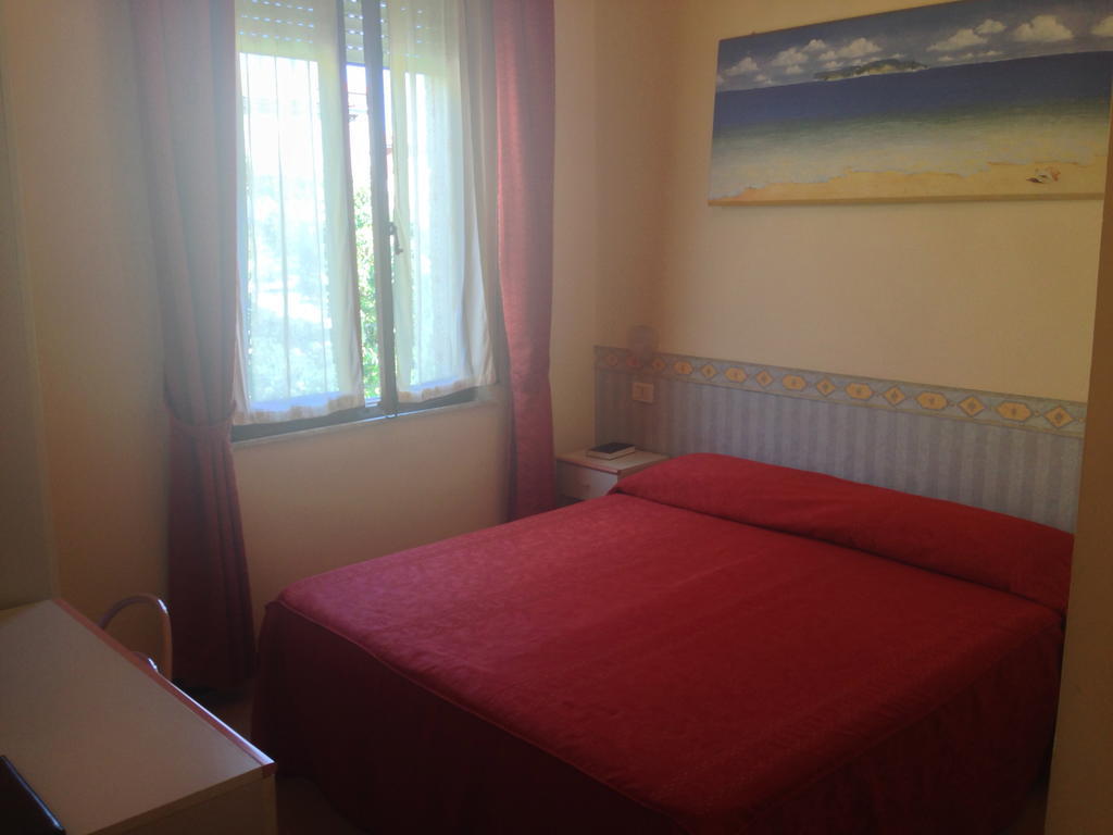 Hotel Lo Squalo Grottammare Room photo